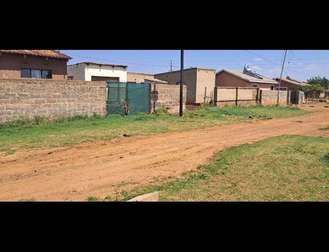 9 BEDROOM HOUSE FOR SALE IN EVATON